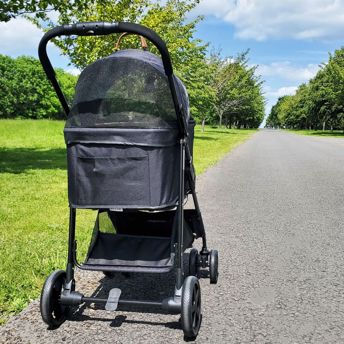 Stylish Foldable and Adaptable Pushchair and Detachable Carry Basket for Dogs, Cats and Small Animals in Black